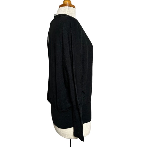 Huang Shu Chi Sweater Top - Open Back - Picture 3 of 14